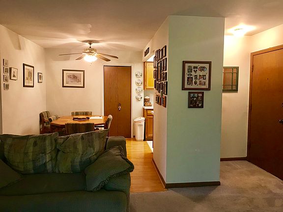 5th image of 12809 Carriage Ln APT 9