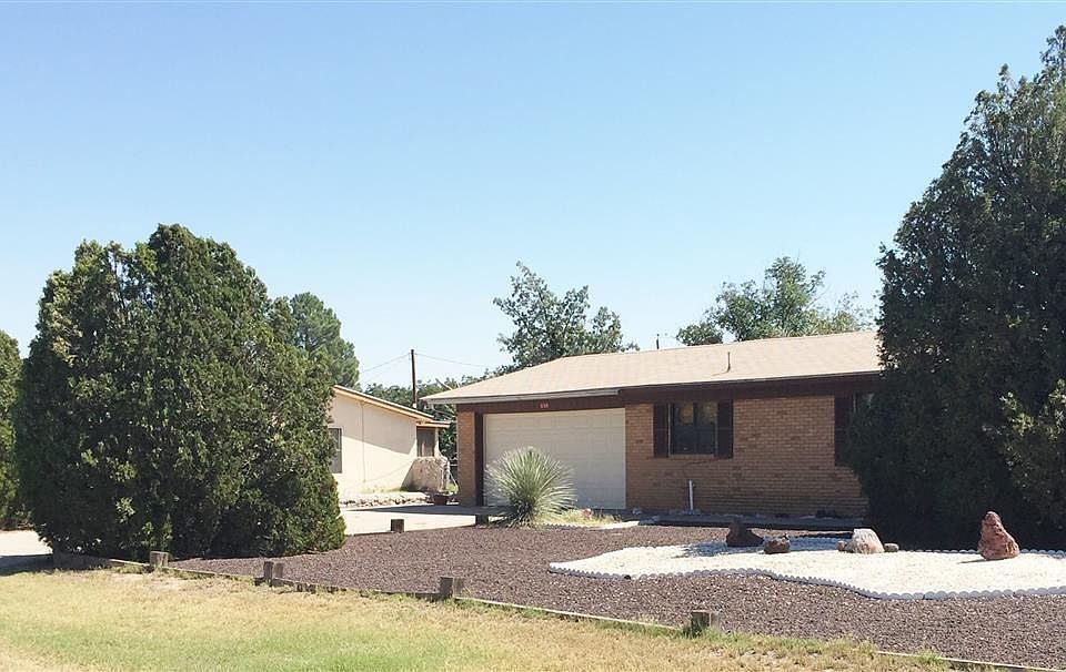 1st image of 210 Astor Dr