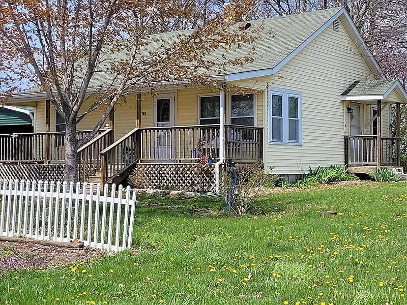 2nd image of 702 A&b Missouri St
