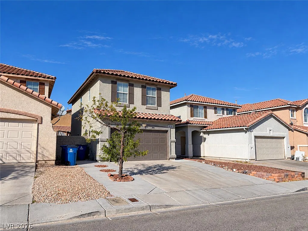 3 bed, 2.5 bath, 1517 sqft, $2,000 — Photo 3