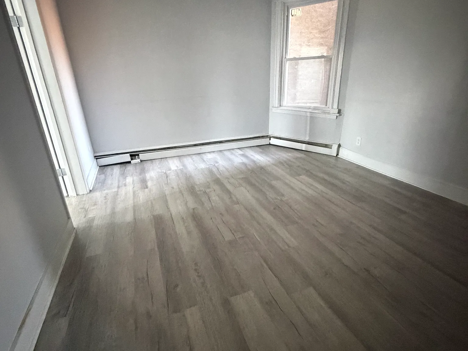 2 bed, 750 sqft, $2,200 — Photo 4