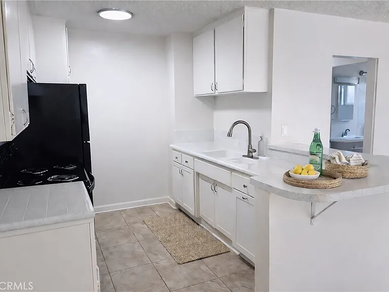 685 E Vista Chino #9 — Photo 6