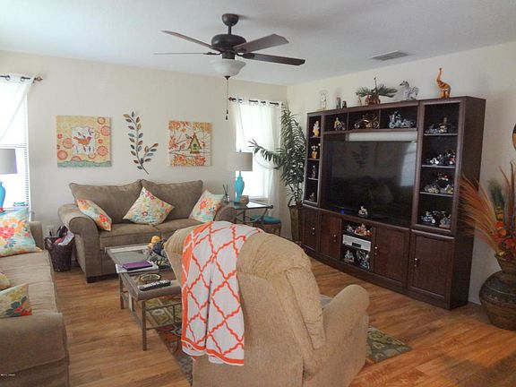 5th image of 10 Lakepoint Cir