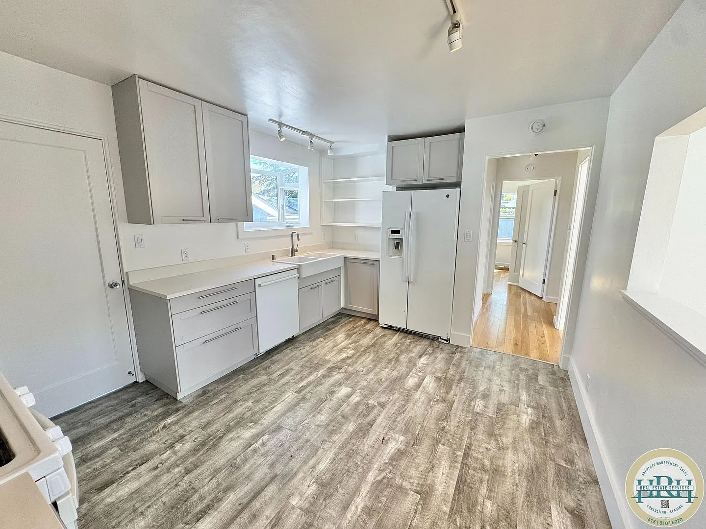 Charming and Spacious 3 BR | 1.5 BA Home w/huge yard — Photo 3