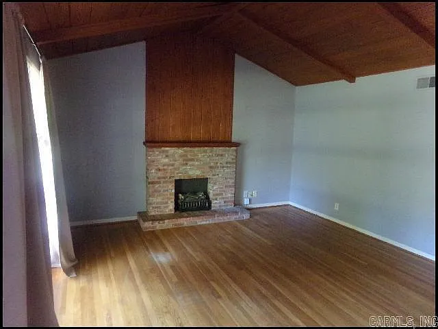3 bed, 2.0 bath, 1225 sqft, $1,475 — Photo 2