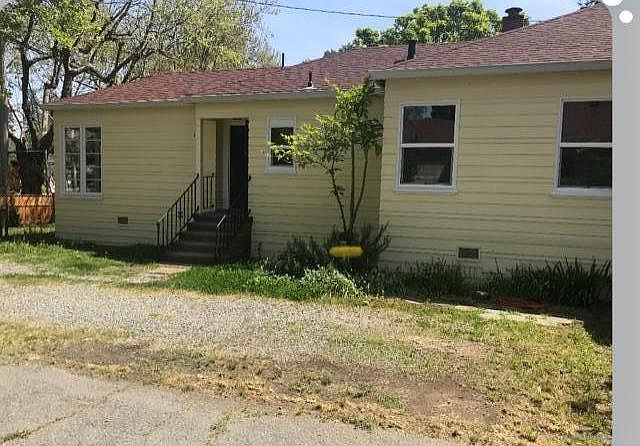 Beautiful rental on Sycamore!