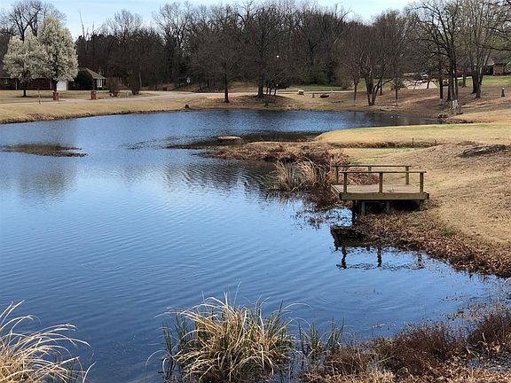 4th image of 1600 Country Club Dr