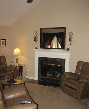 Family Rm w/Cathedral Ceiling