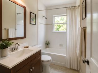 4561 Alveo Rd, La Canada Flintridge, CA 91011