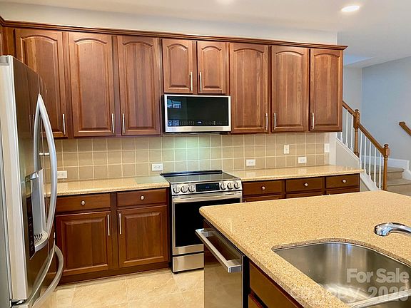 5th image of 11003 Round Rock Rd