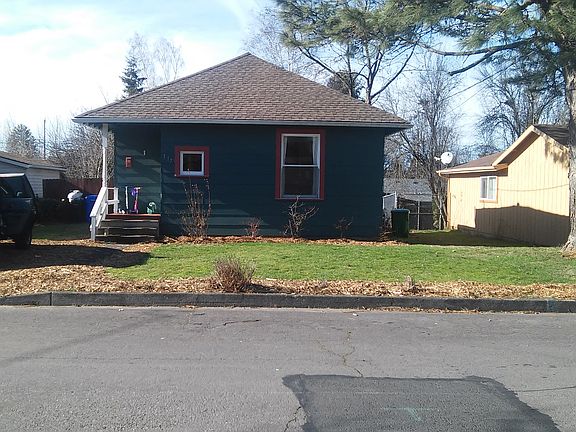 2nd image of 317 SE Linden Ct