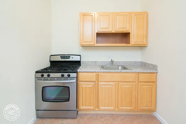 Rented by MySpaceNYC | media 10