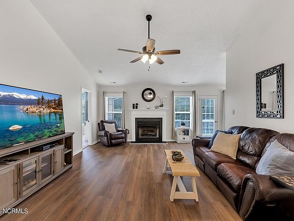 5th image of 110 Summercreek Drive