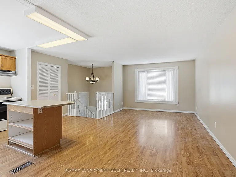 3905 Old Orchard Way — Photo 8