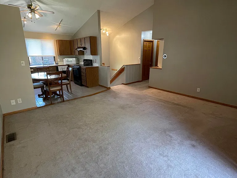 6407 Carpenter Ave — Photo 4
