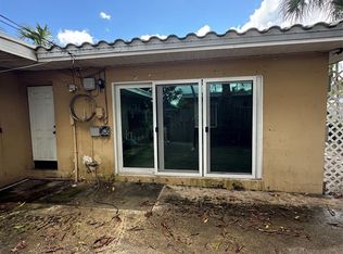 212 SW 13th St, Dania, FL 33004