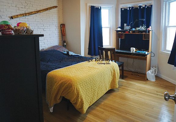 4th image of 162 Kelton St #3T