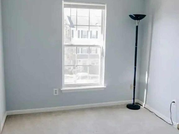 4th image of 205 Hamilton Ct