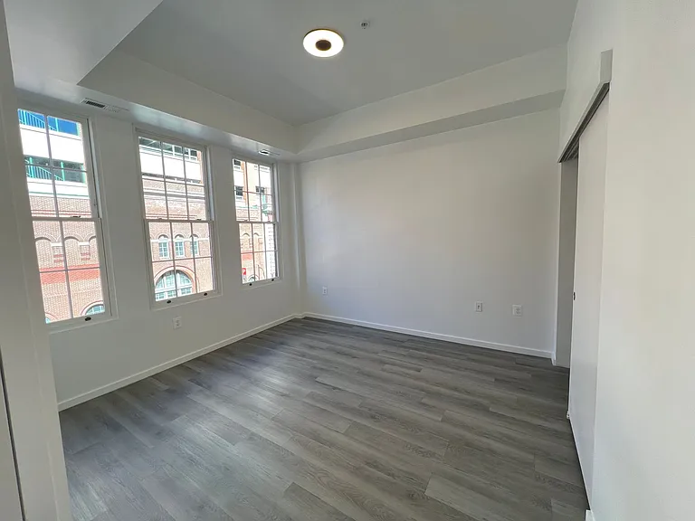 725 W Pratt St. — Photo 157