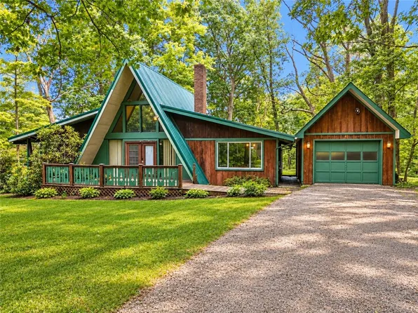 174 Horse Shoe Bend Rd, Acme, PA 15610