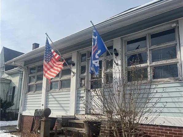 107 Mulberry St, Pawtucket, RI 02860