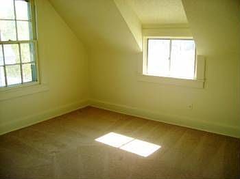 5th image of 31 Manly St