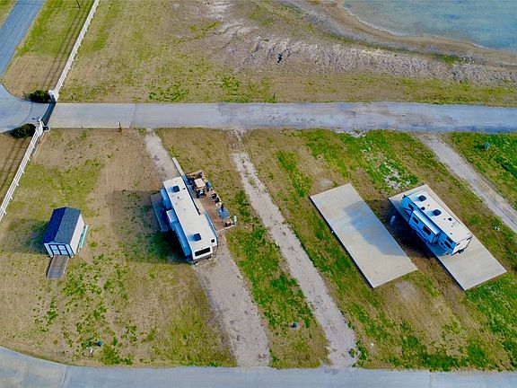 2nd image of 6084 Peninsula Rd