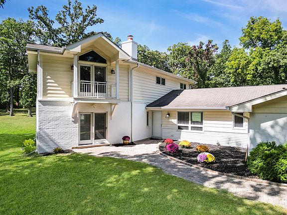 2nd image of 21744 N Hickory Hill Dr
