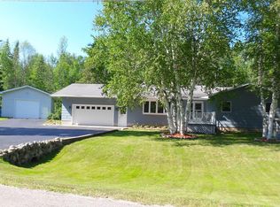 1384 Coulson Dr, Cheboygan, MI 49721