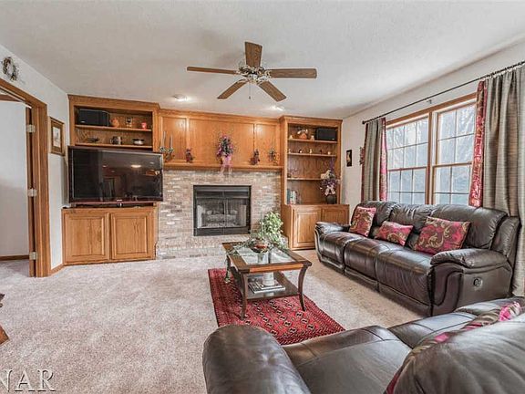 4th image of 3 Valerie Ann Ct