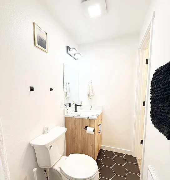 513 Juniper St — Photo 16