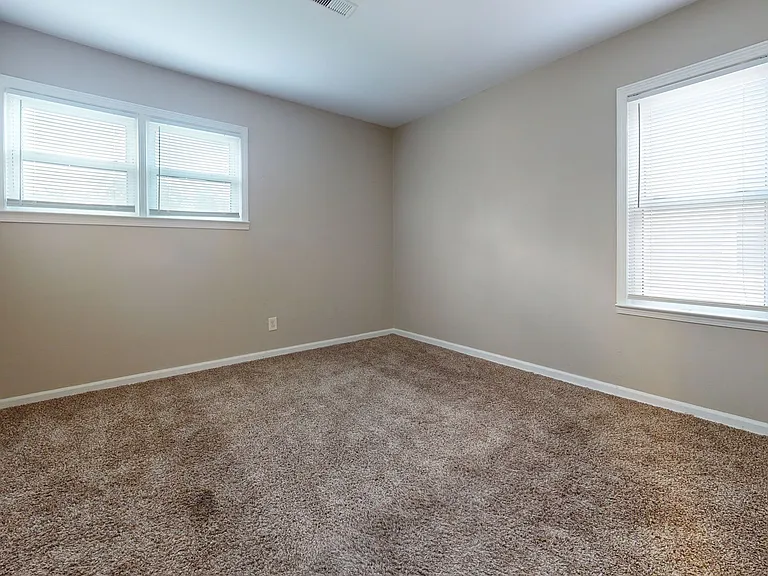 11076 Hudson Ave — Photo 13