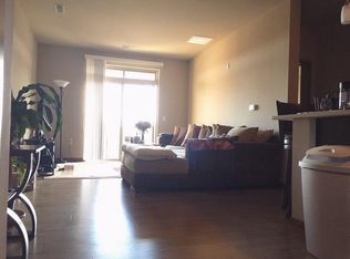 2400 Parmenter St APT 402, Middleton, WI 53562