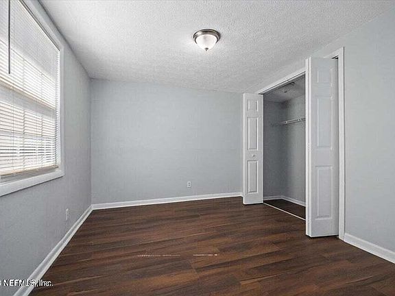 5th image of 3518 Pinecrest St