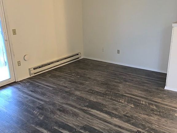 3rd image of 9918 Des Moines Memorial Dr S #4