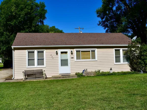 237 SE Arapaho Rd, Tecumseh, KS 66542