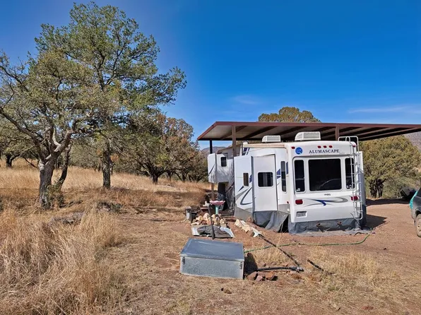 402 Squaw Valley Trl, Fort Davis, TX 79734