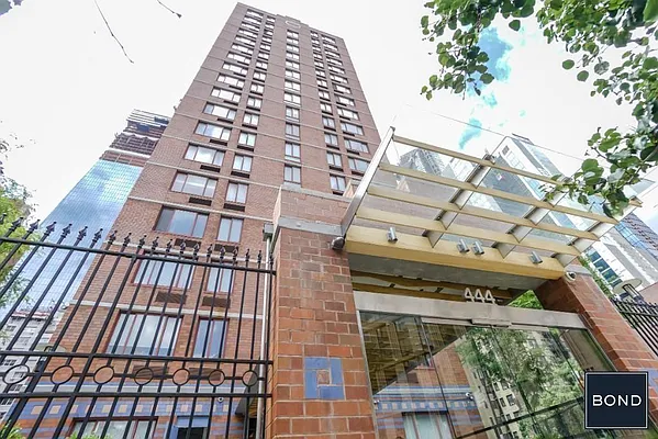 Rented by Bond New York | media 10