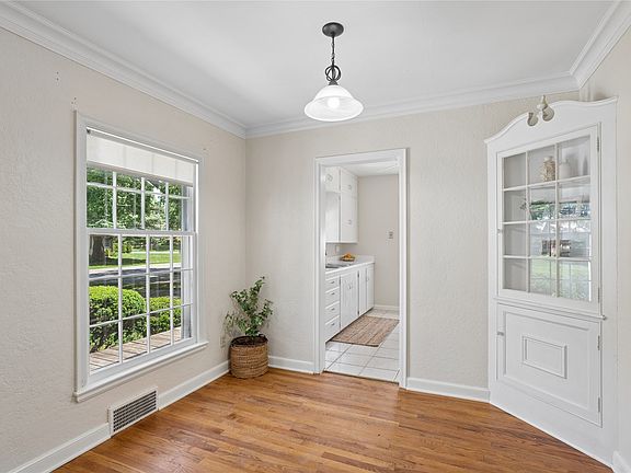 5th image of 4308 Ovid Ave