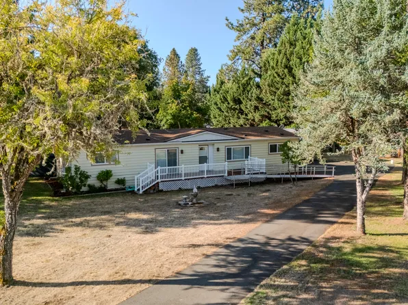 8290 E Evans Creek Rd, Rogue River, OR 97537