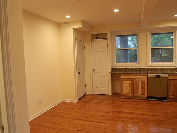 Open Concept, lots of natural lighting throughout!