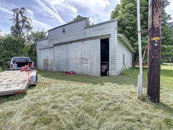 3rd image of 19117 NE 58th St