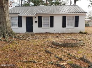 424 Madera Ave, Laurinburg, NC 28352