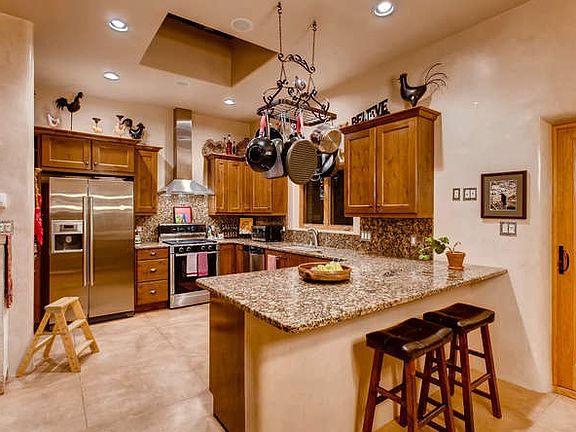 2nd image of 50 Avenida Frijoles
