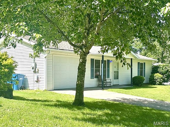 3rd image of 2411 Starling Dr