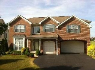 751 Sigmund Rd, Naperville, IL 60563