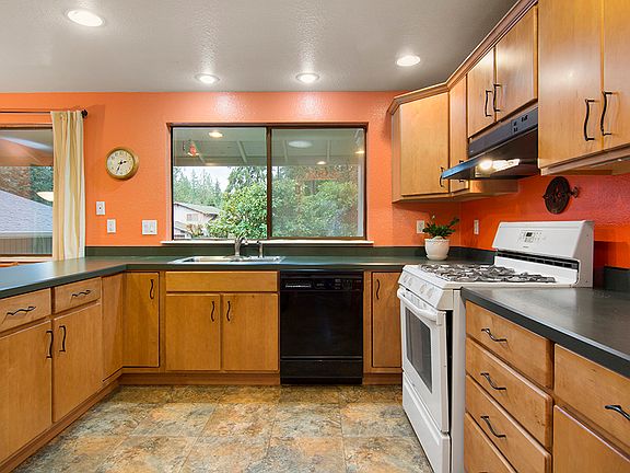 4th image of 3611 125th St NW