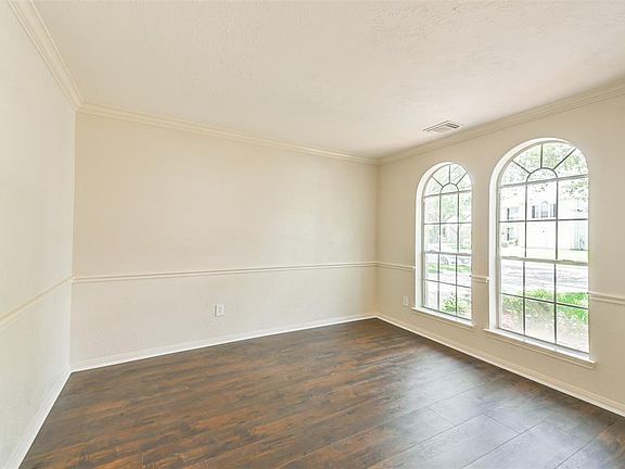 5th image of 3011 Huckleberry Street