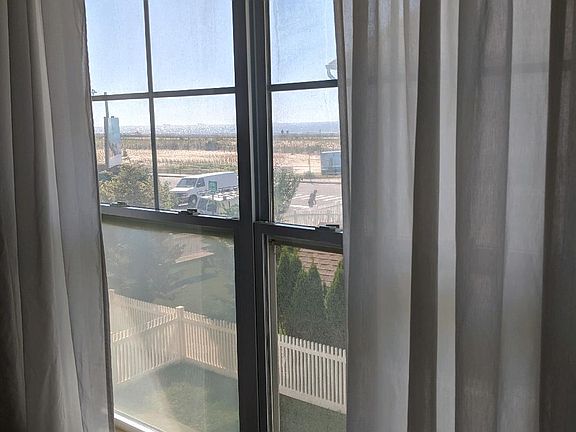3rd image of 6907 Catamaran Way