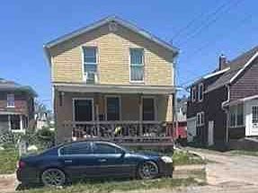 1st image of 712 Spring St
